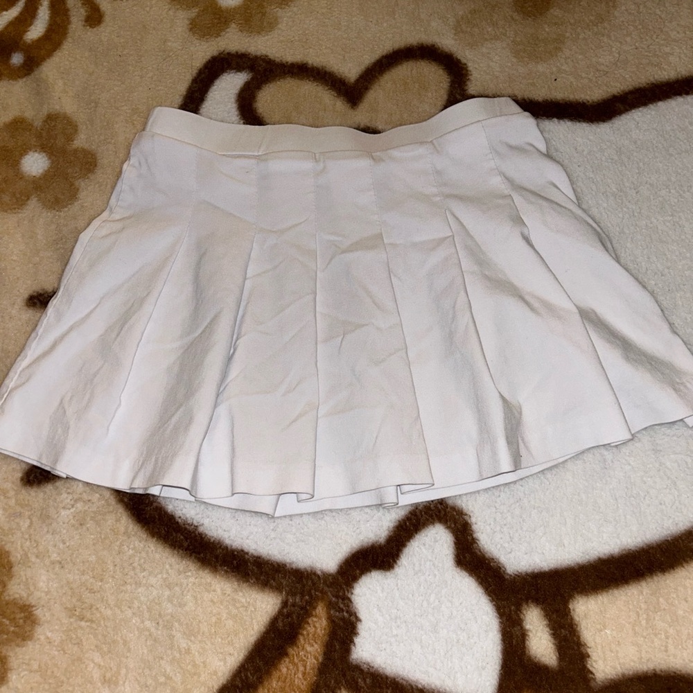 coquette white pleated skirt